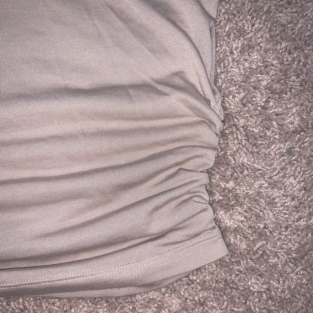 Lorna Jane ruched crop tank - Picture 3 of 6